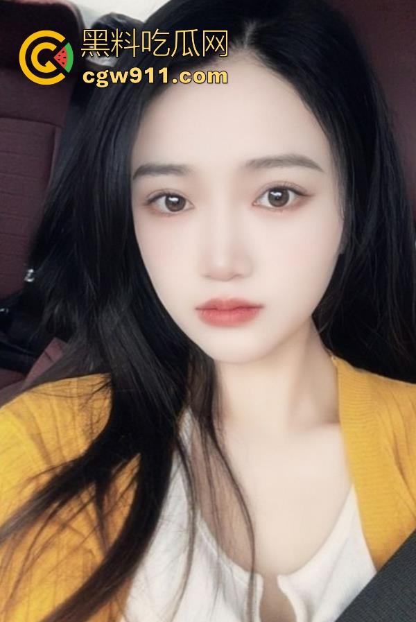 积目约出来的四川骚货【徐蕾】极品骚货，身材火辣，丝足交口交吞精，道具插逼猛操骚穴，淫荡得让人血脉喷张！-1