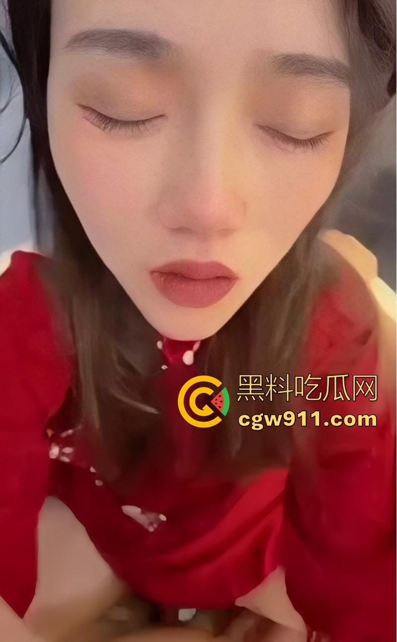 积目约出来的四川骚货【徐蕾】极品骚货，身材火辣，丝足交口交吞精，道具插逼猛操骚穴，淫荡得让人血脉喷张！-6