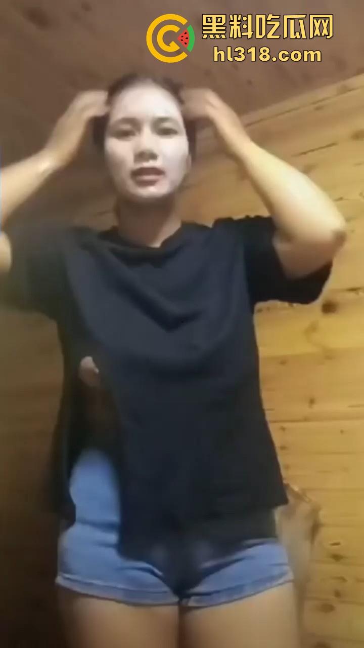 抖音云南巨乳美黑网红【艺儿】身材丰满诱人，纯天然核弹巨乳，和榜一大哥福利视频流出！-2