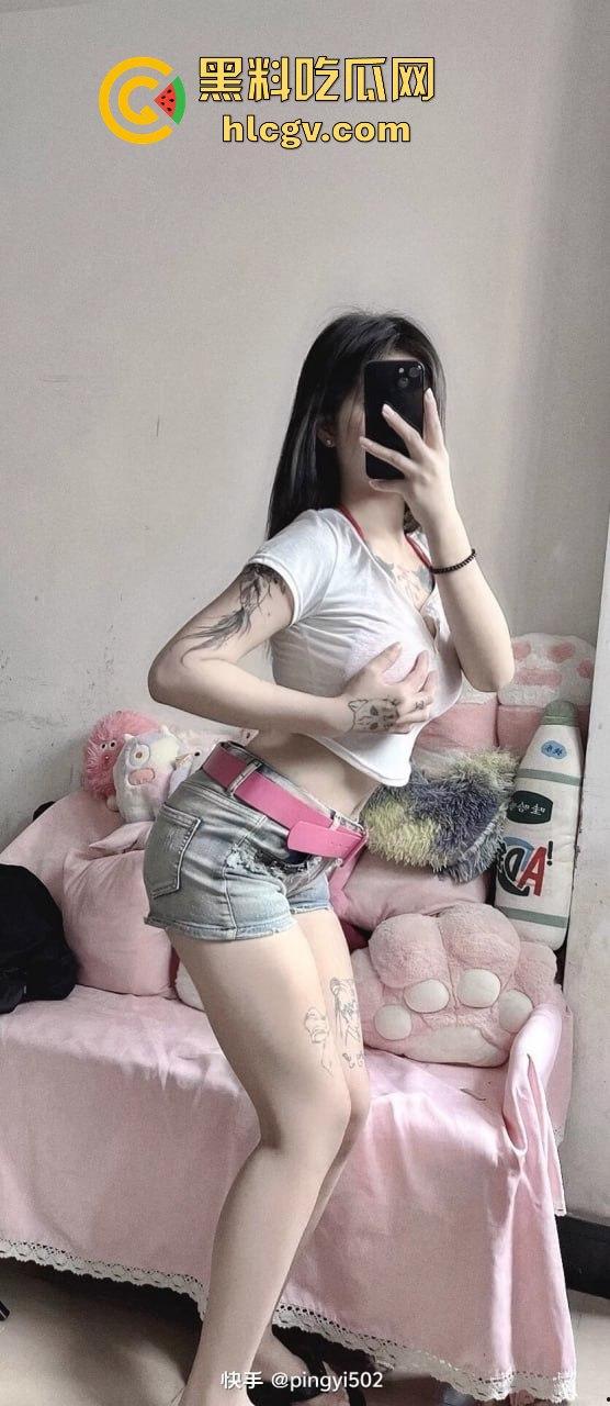 快手『万人呐喊平姨』连40块都骗!瓜友为打炮视频上钩,结果连一包烟钱都被骗走,真是个臭要饭的骚货!-5