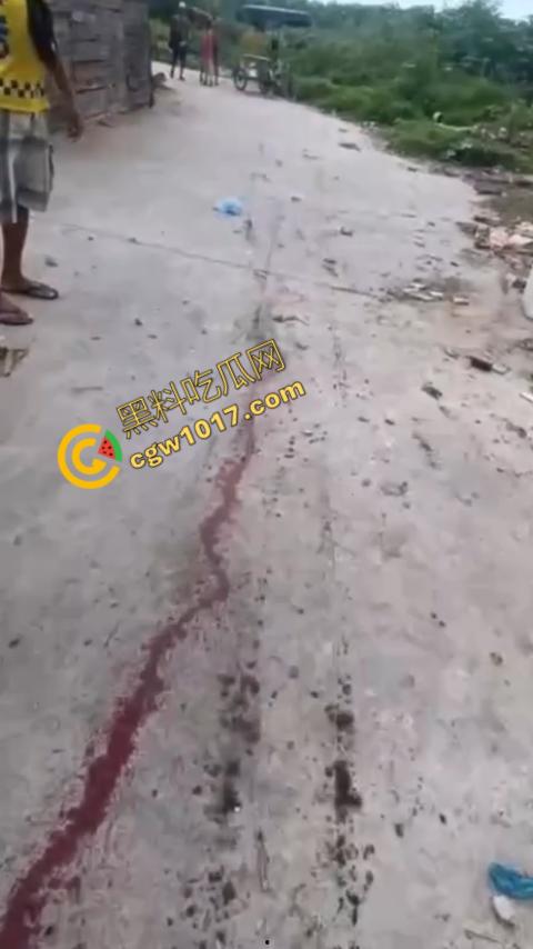 恐怖视频曝光！小伙头颅神秘贯穿，三轮车穿颅血染街头血腥现场骇人惊魂，神秘死亡惊掉下巴！-7