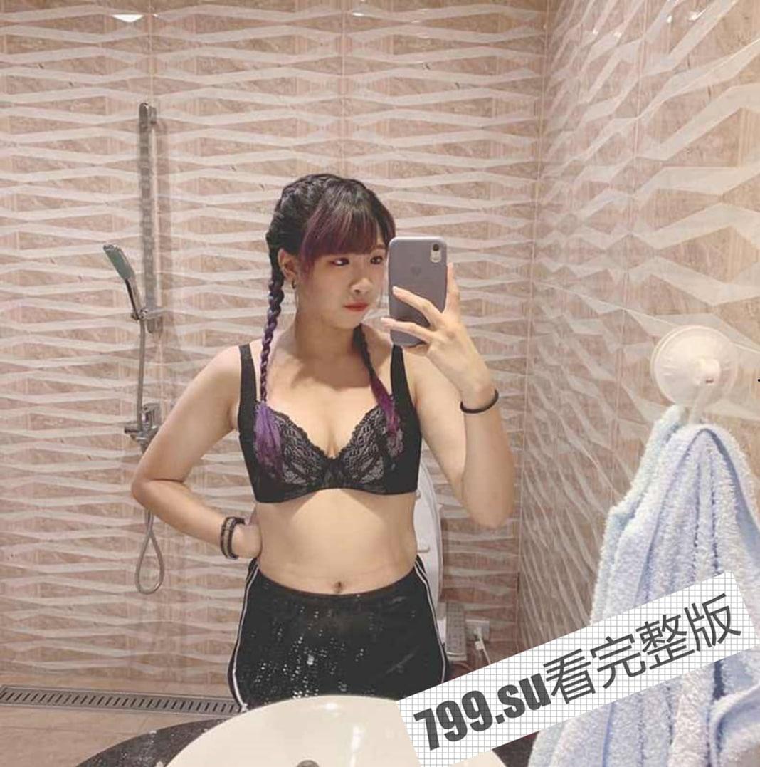 台湾高中傻妹传裸照给假经纪人 让大家看看私下淫荡的一面-4