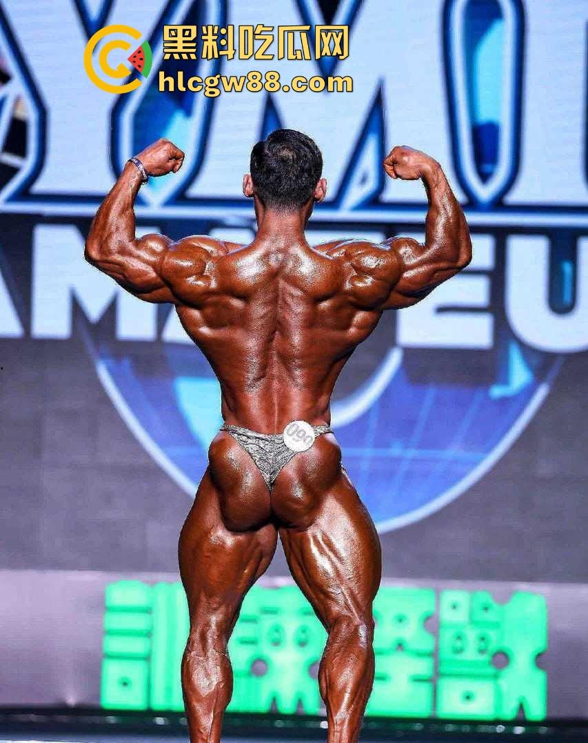 健美冠军【武涛】早期性爱视频流出！怼脸实拍 实锤本人！这么大的肌肉 一般女人还真受不了！-3