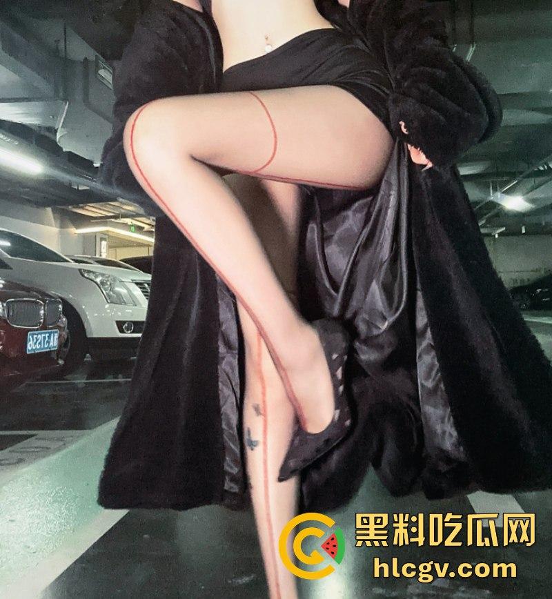 微博436W粉丝大网红【王一霏ADA】面对潜规则果断一对一视频四点全露！-15