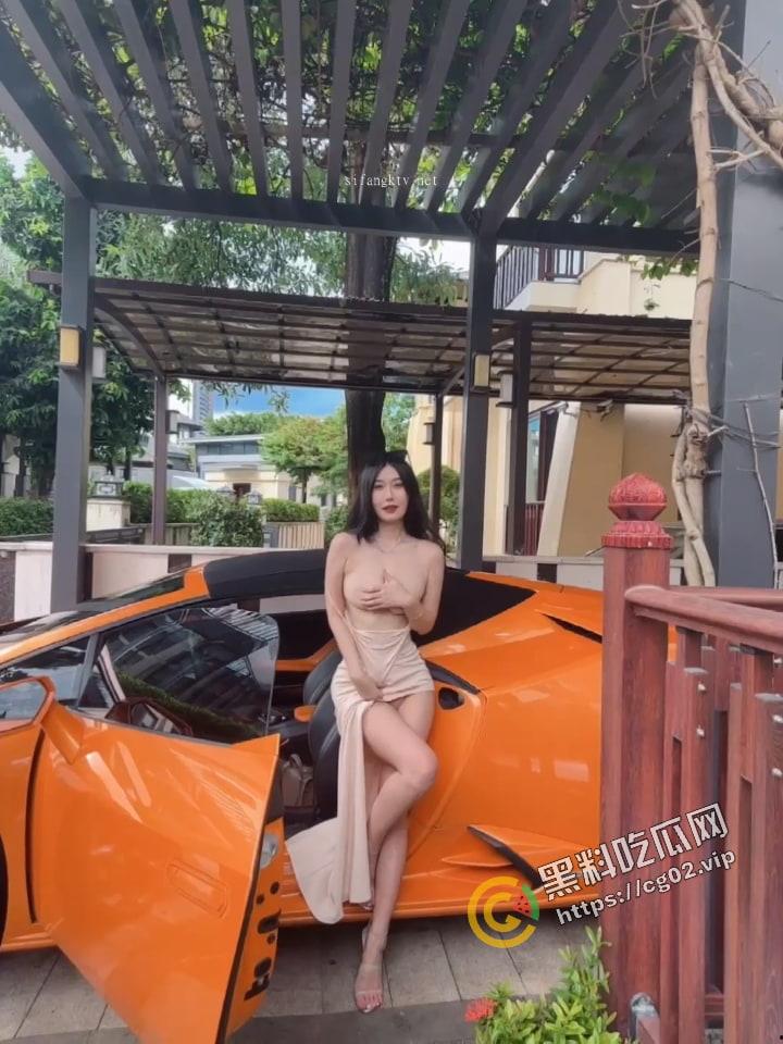 秀人网极品女神嫩模 阿姣 颜值身材天花板 全裸开豪车+姐妹双人互吃奶头 白虎骚逼诱惑十足 付费私拍流出-2