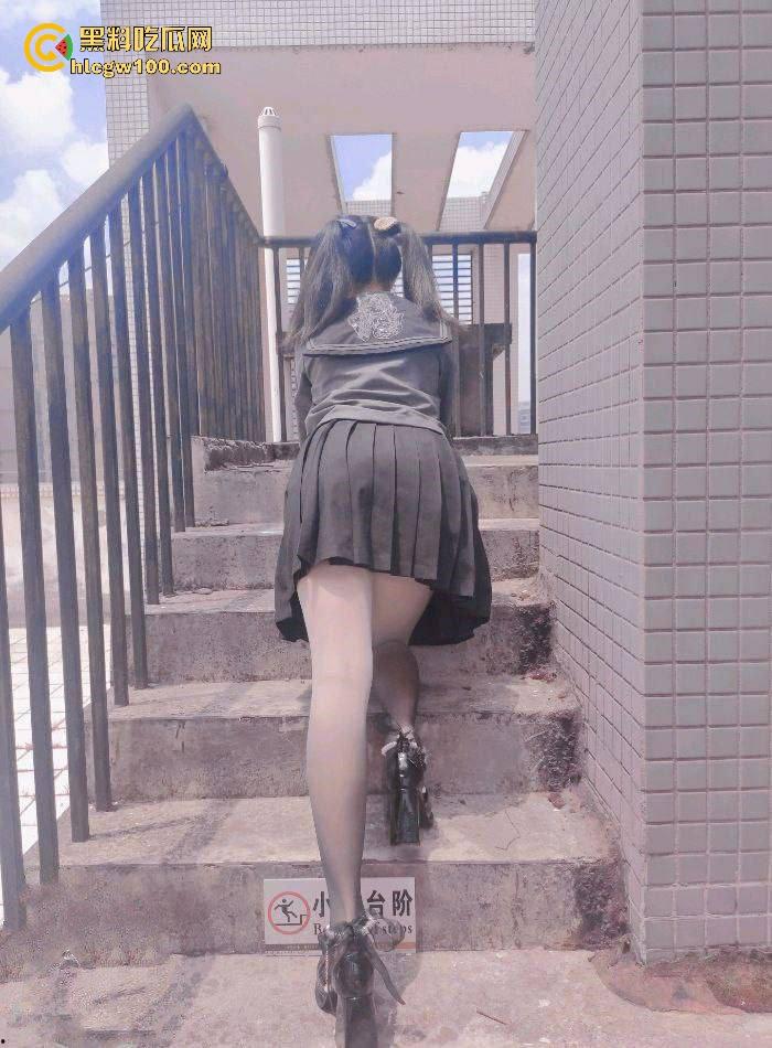 南宁双马尾学生妹【胡九万】骚浪视频流出,清纯脸装不住母狗心,动作骚得像条狗,撸点高到让人瞬间射!-1