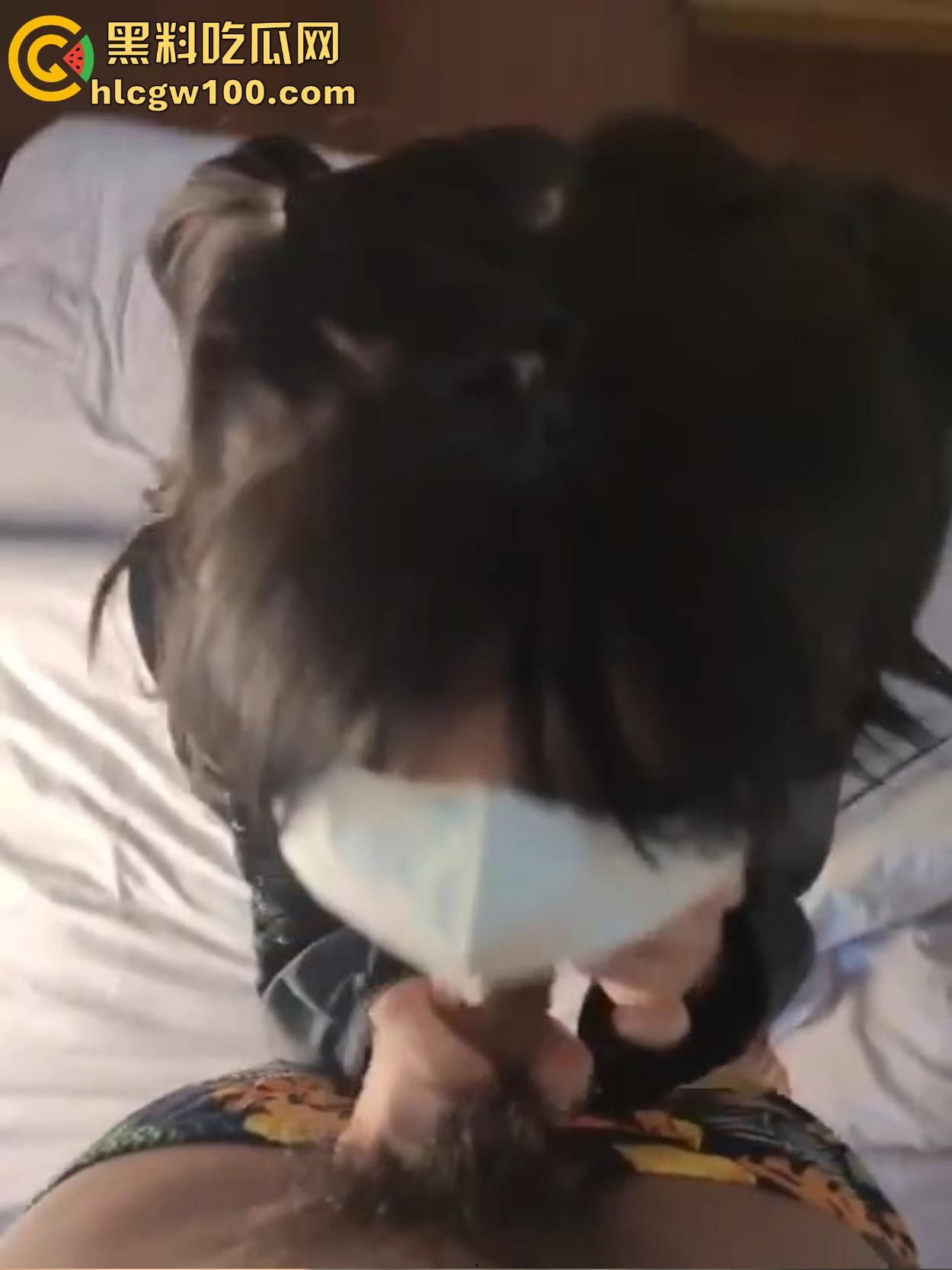 南宁双马尾学生妹【胡九万】骚浪视频流出,清纯脸装不住母狗心,动作骚得像条狗,撸点高到让人瞬间射!-5