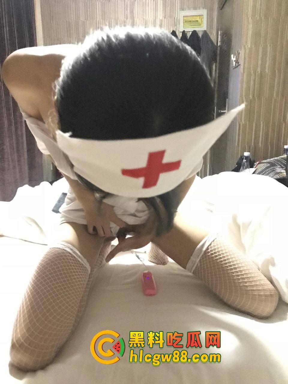 上饶师范学院大长腿学姐『张静怡』露出成瘾掰穴自拍到宿舍灯都闪,酒店穿护士装被金主爆操喷水!-10