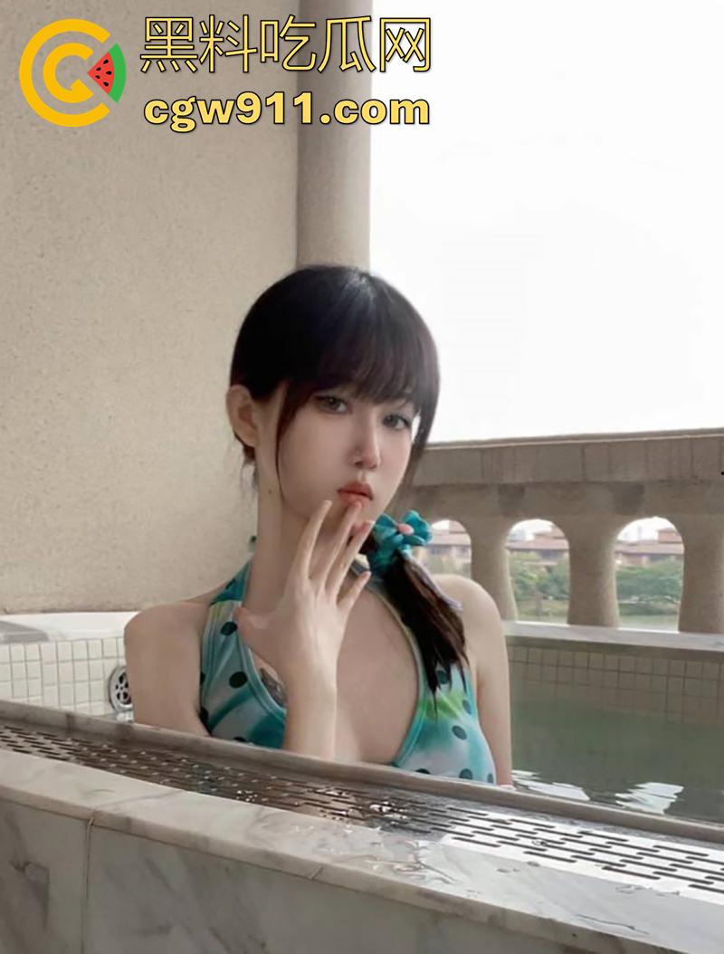 大神曝光小母狗【何梦诗】,湖北人打过胎,超喜欢玩3p和群p,鸡巴大能力强的,需要的来联系!-1