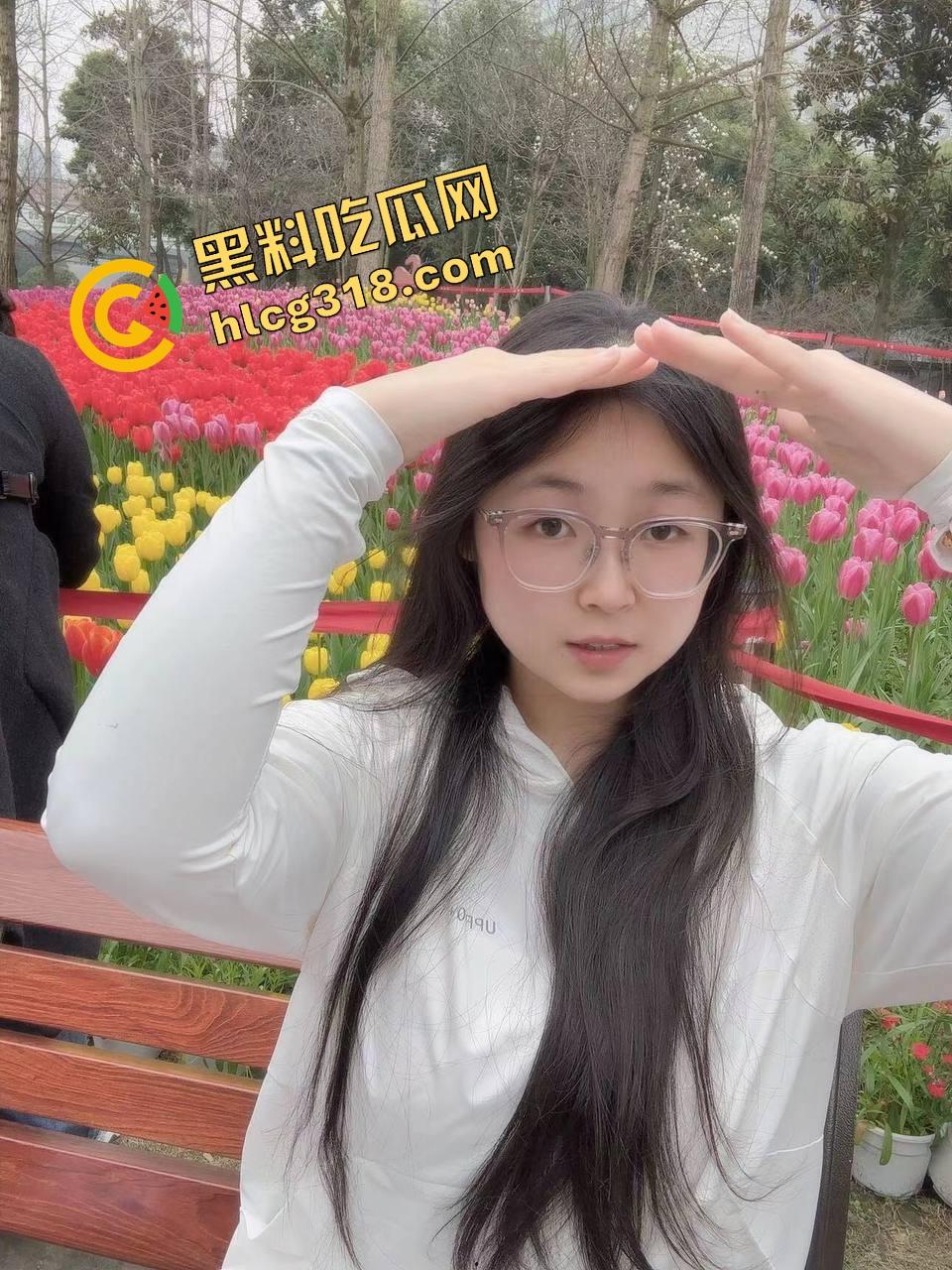 电梯春潮涌动,男女上楼全程互撩,男的手法老道全程开摸,解开发型就是解锁原始本能!-4