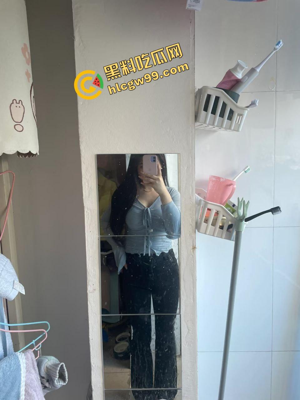 南昌大学肉感反差黑丝女大【郭雨妍】撕破黑丝玩具刺激骚逼，出租房男友暴力后操骚逼！独家曝光流出！-3