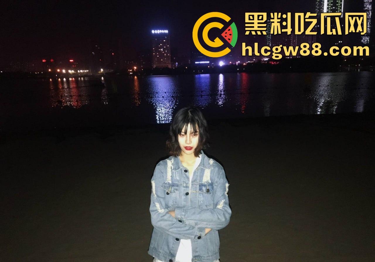 合肥十七中高二嫩妹【鲁艺凡】校外偷腥,穿制服调教跪舔鸡巴,骚洞被无套灌精,黑乳晕还怕怀崽?-5