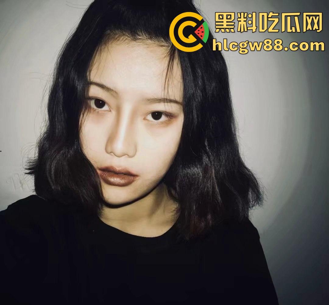 合肥十七中高二嫩妹【鲁艺凡】校外偷腥,穿制服调教跪舔鸡巴,骚洞被无套灌精,黑乳晕还怕怀崽?-6