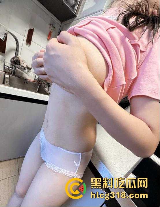 护士姐姐身穿黑丝勾引弟弟,妖娆风骚包臀裙,身姿诱人激情四溢,帧帧充满极致撸点!-12