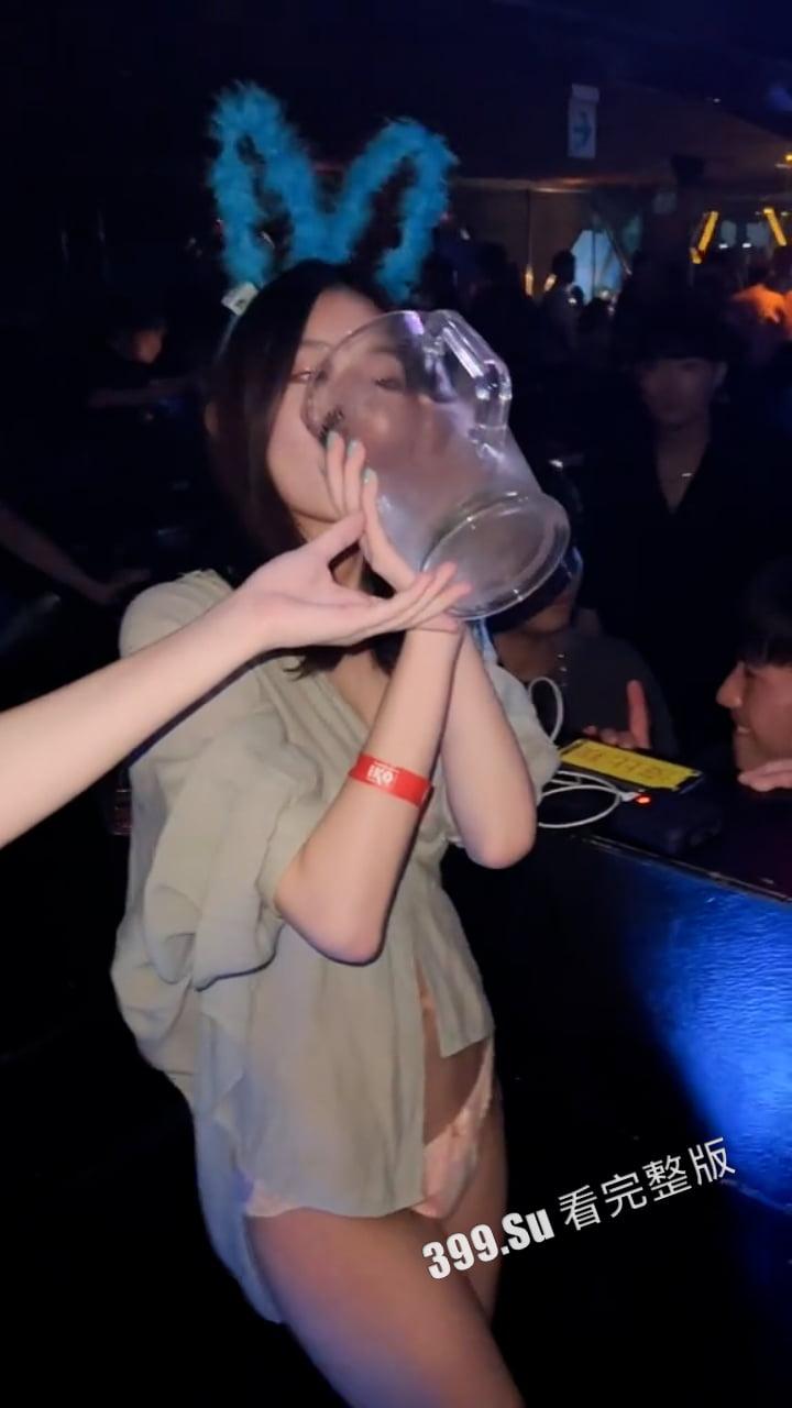 瓜友们，是你们的异地女友吗？(ಥ﹏ಥ)-1