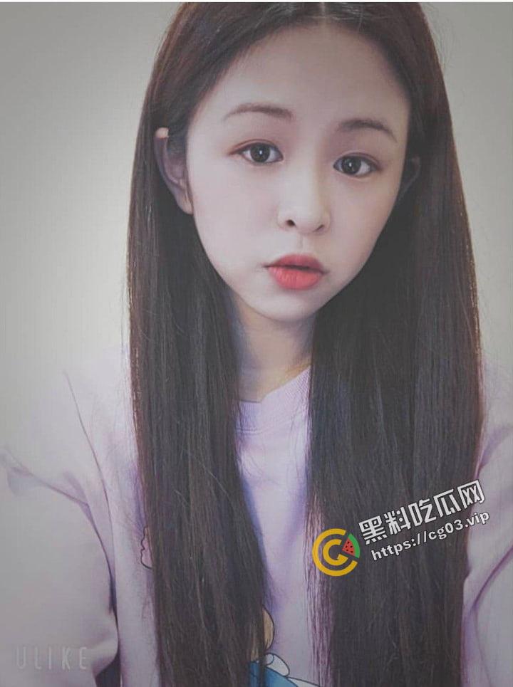 浴血奋战!台湾中山大学 纹身叛逆小妹开房与炮友大玩性爱自拍 年轻人玩的激情 月经期间强闯红灯干-1