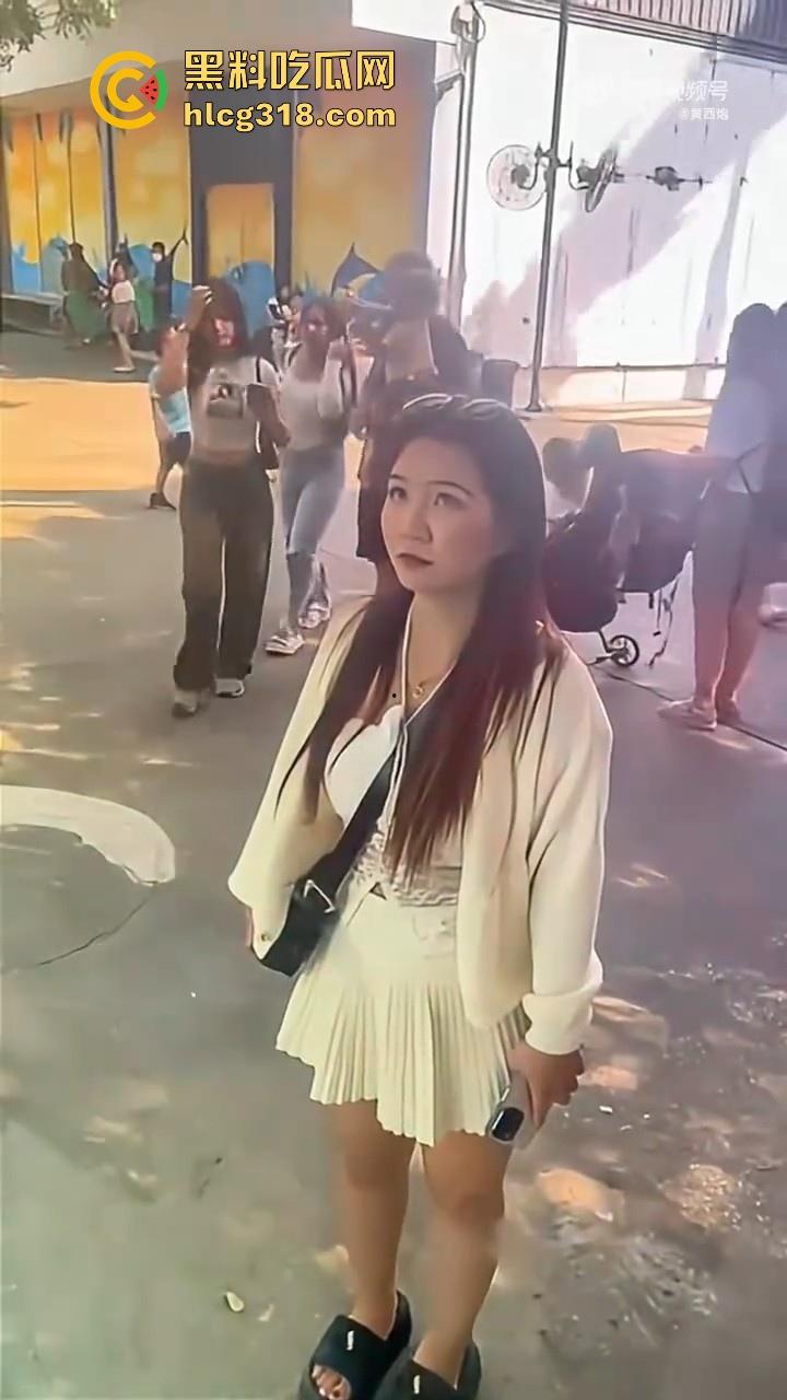 这样的厕所你敢去吗!泰国双向镜玻璃男厕,外面看是普通镜子,里面却是透明玻璃,刺激感爆棚!-3