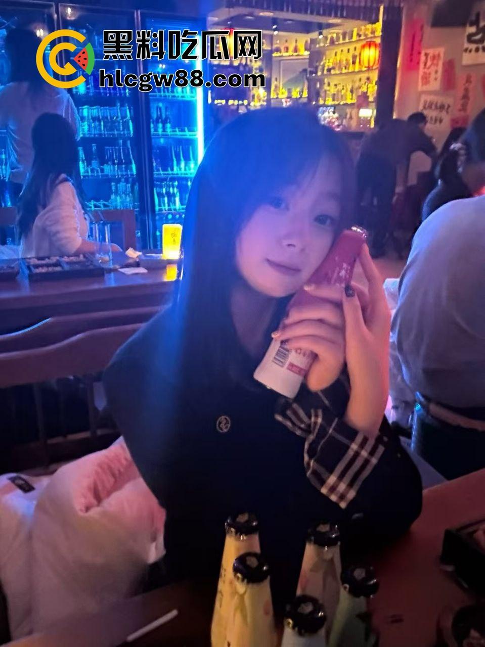 内蒙古高一【徐彤丹】清纯校花变万人骑妓女，给钱就操帅哥免费，69技术封神，毕业当天赋女优！-5