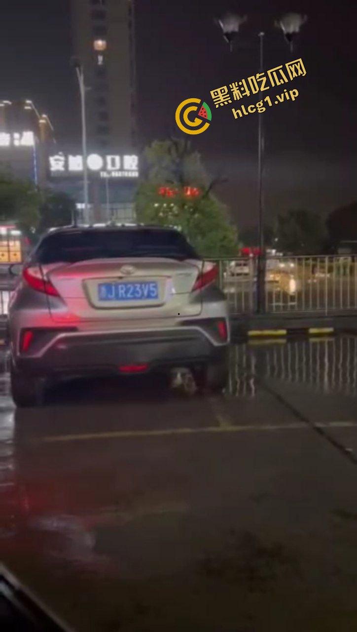 车震自拍偷拍大合集！不是酒店订不起 而是车上更有性价比！全程刺激！-7