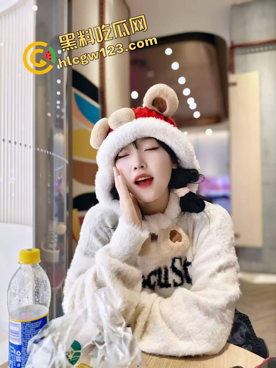 又一个女朋友被玩疯,全头罩调教成铁甲小宝,口鼻被封逼口被塞,这种重度变态玩法到底什么路数?-2