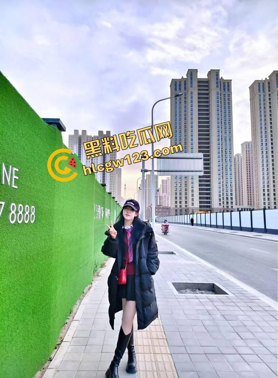 又一个女朋友被玩疯,全头罩调教成铁甲小宝,口鼻被封逼口被塞,这种重度变态玩法到底什么路数?-4