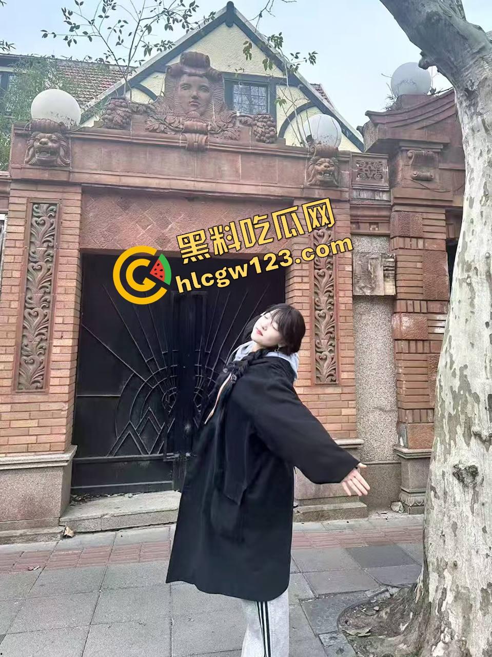 又一个女朋友被玩疯,全头罩调教成铁甲小宝,口鼻被封逼口被塞,这种重度变态玩法到底什么路数?-6