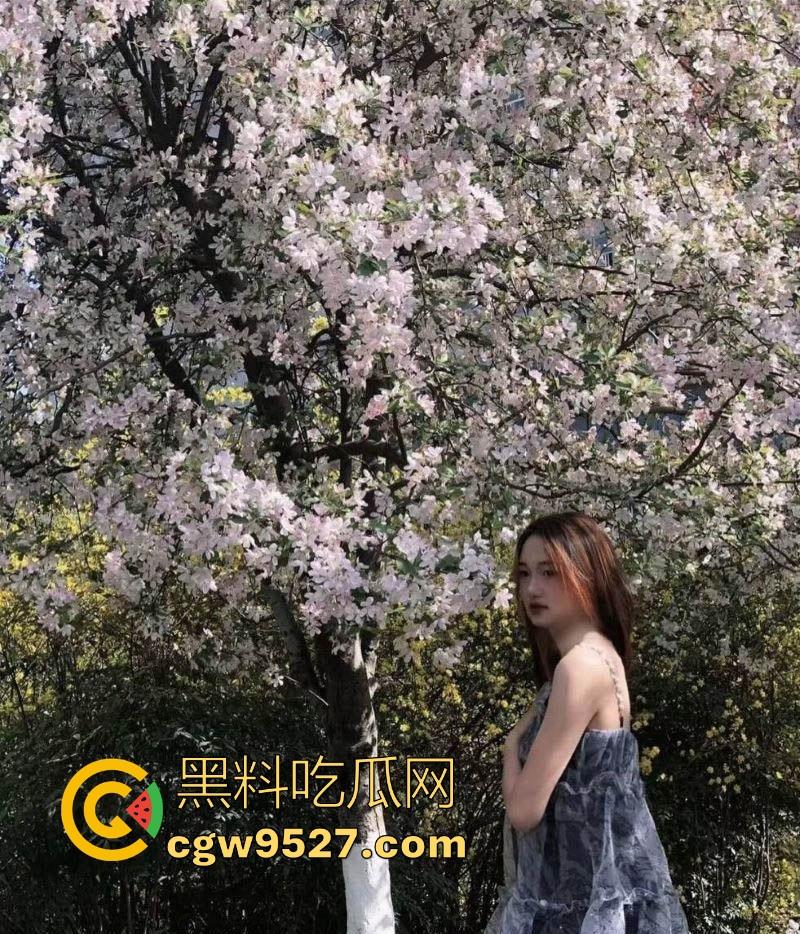 偷情大四女友闺蜜【耿思雨】斯文尤物秒变骚货,饱满肥美的骚穴,湿漉多汁,入爆操内射喷水!-3