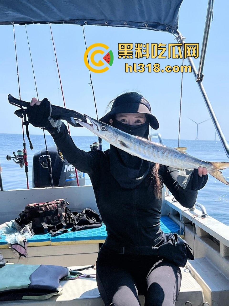 不好意思用力太猛!把刚认识的钓鱼媛都操哭了,极品性感名媛被当地肉便器猛操,上午钓的鱼晚上吊的她!-1