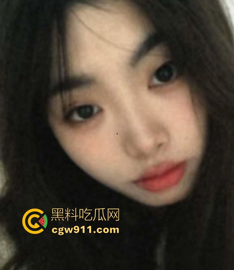 广东理工大学【李由】00后无毛嫩妹,平时文静女神范儿,私下却和男友偷吃禁果,玩得那叫一个浪!-1