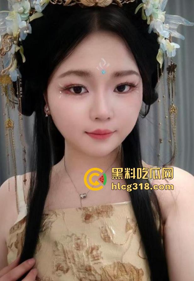 重庆大学大一学妹【李欣瑶】性爱视频曝光 微胖巨乳骚母狗捆绑无套爆操 骚气连连!-3