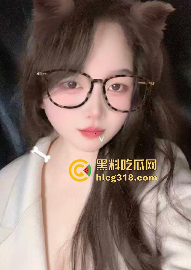 重庆大学大一学妹【李欣瑶】性爱视频曝光 微胖巨乳骚母狗捆绑无套爆操 骚气连连!-4