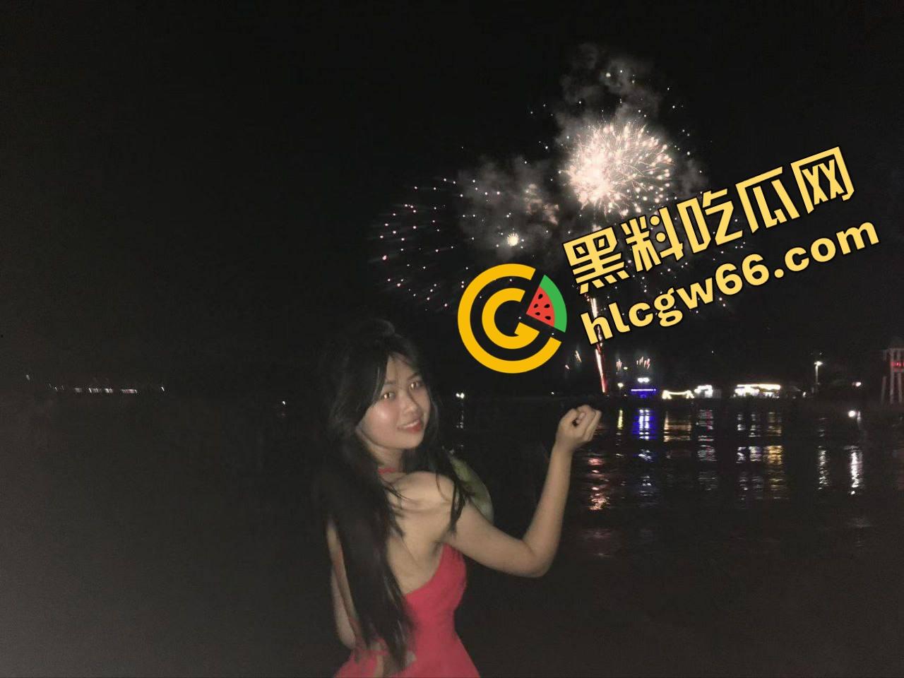 江西赣州翻车妹『李梅』刚毕业几个月就在家扮嫩发骚,双马尾奶子乱抖,小穴湿得都能榨豆浆!-7