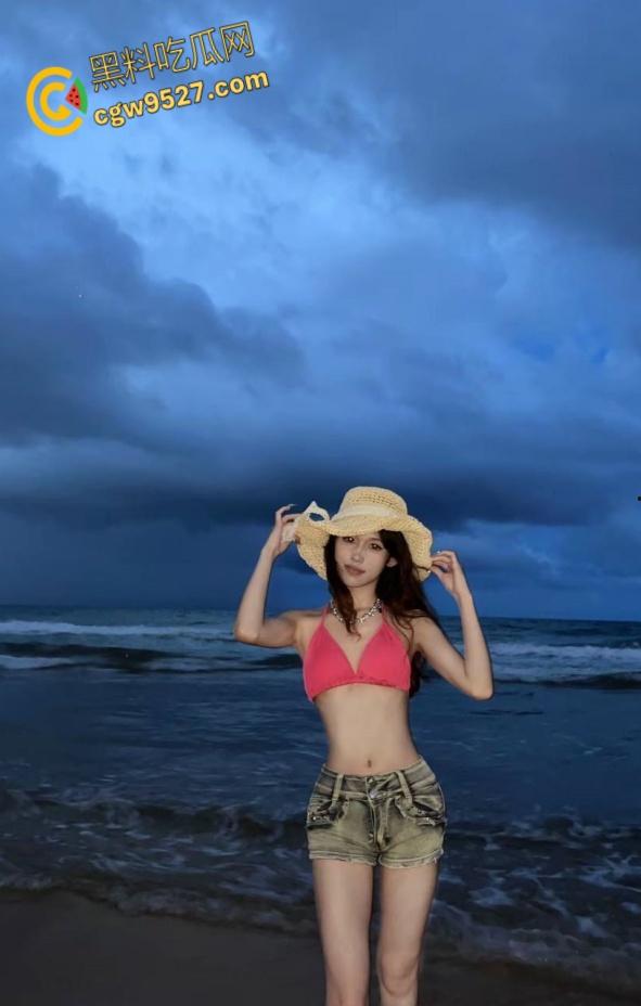 河北美术学院大二美女【许薇】,如火纯情的舔屌技术,穿着高跟鞋翘着屁股太诱人了 ,动作大胆到令人咋舌 !-2