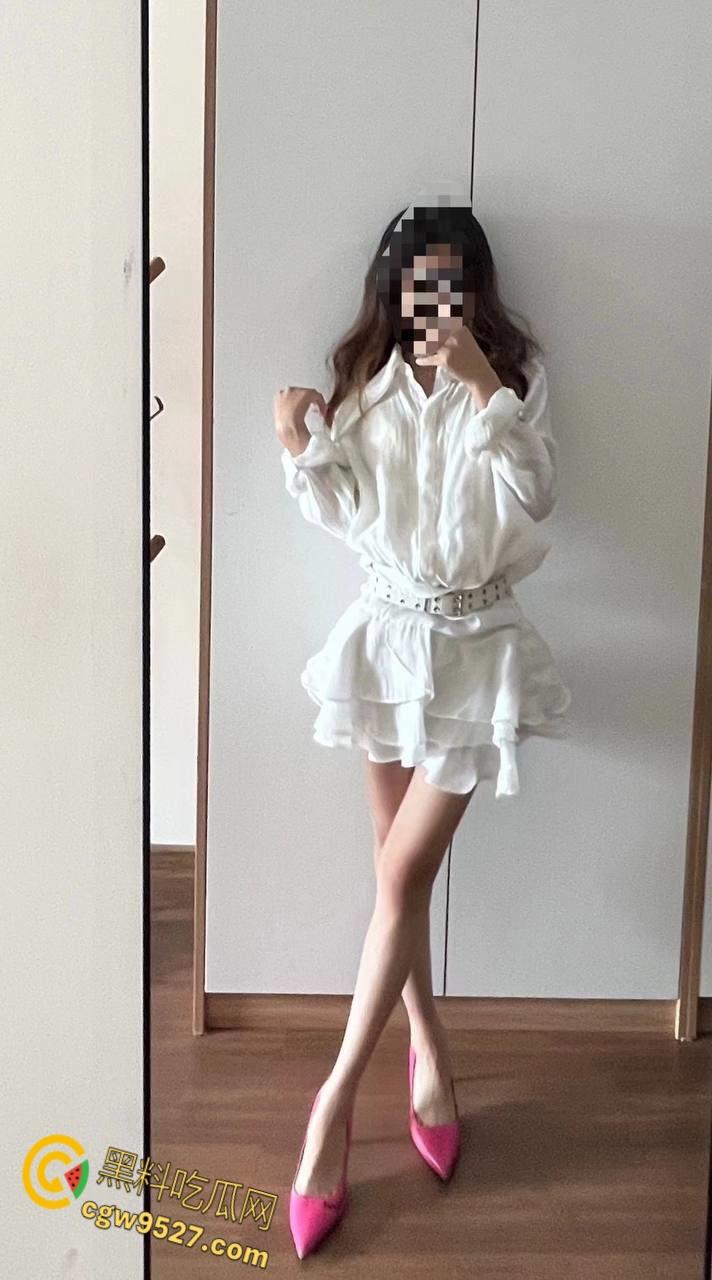 河北美术学院大二美女【许薇】,如火纯情的舔屌技术,穿着高跟鞋翘着屁股太诱人了 ,动作大胆到令人咋舌 !-4