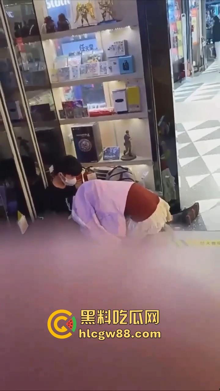 广州动漫星城口交事件 光天化日之下嗦牛子 coder都这么敢的吗?-9