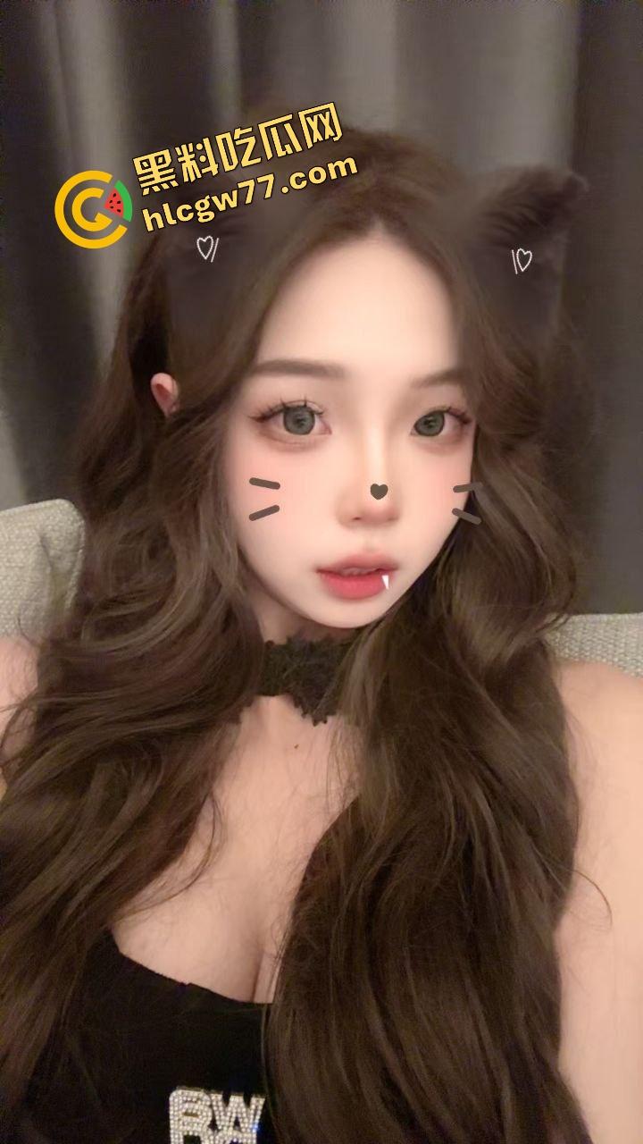 内蒙古赤峰空姐【王雪】婚内被包养,人妻身份挡不住浪逼本性,每次小哥出差就提前开房爽操一炮!-4