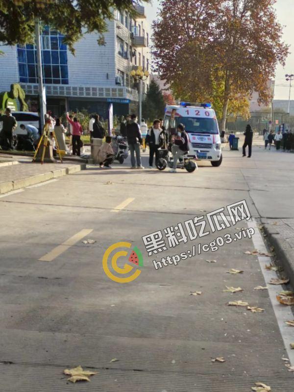 最全!陕西咸阳杨凌职业技术学院北校区 女海王的鱼塘里鱼情杀别的鱼事件 最终海王也被刀 现场画面-2