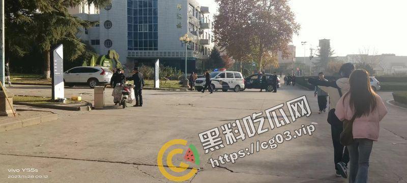 最全!陕西咸阳杨凌职业技术学院北校区 女海王的鱼塘里鱼情杀别的鱼事件 最终海王也被刀 现场画面-3