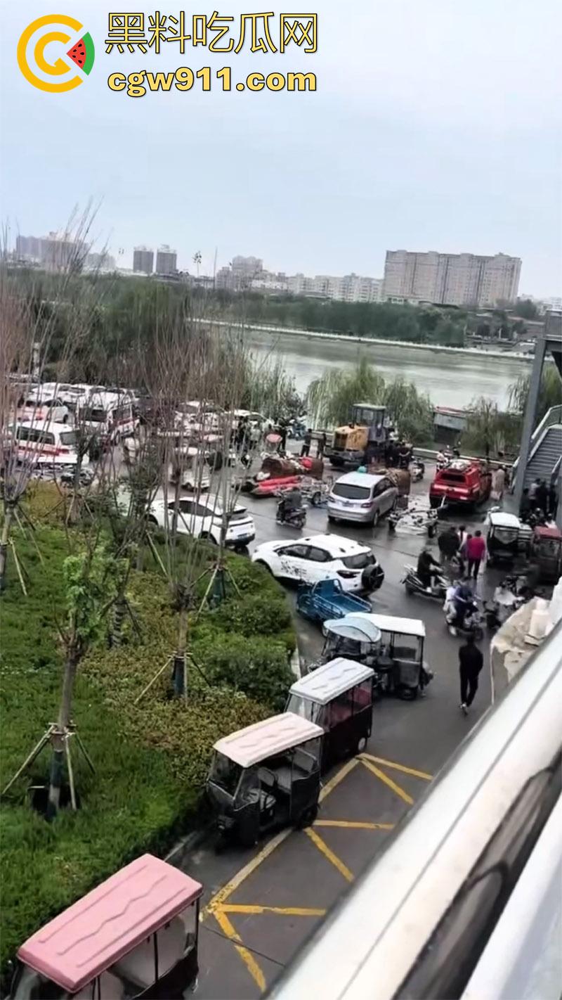 周口市沈丘网红桥跳河事件,准备结婚因彩礼商量不通,23岁男子跳河自杀,20多万彩礼逼走了他!-3