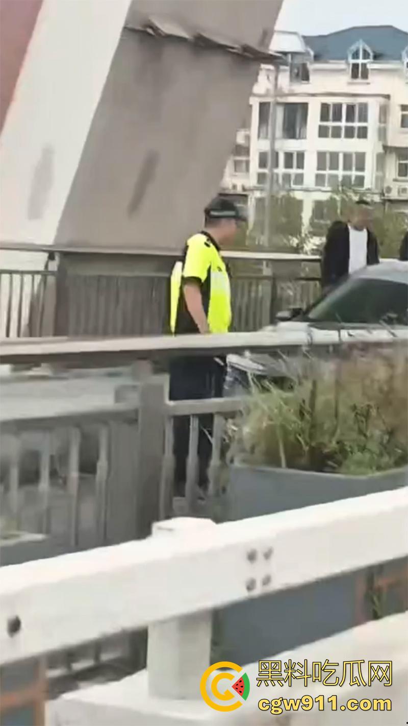 周口市沈丘网红桥跳河事件,准备结婚因彩礼商量不通,23岁男子跳河自杀,20多万彩礼逼走了他!-4