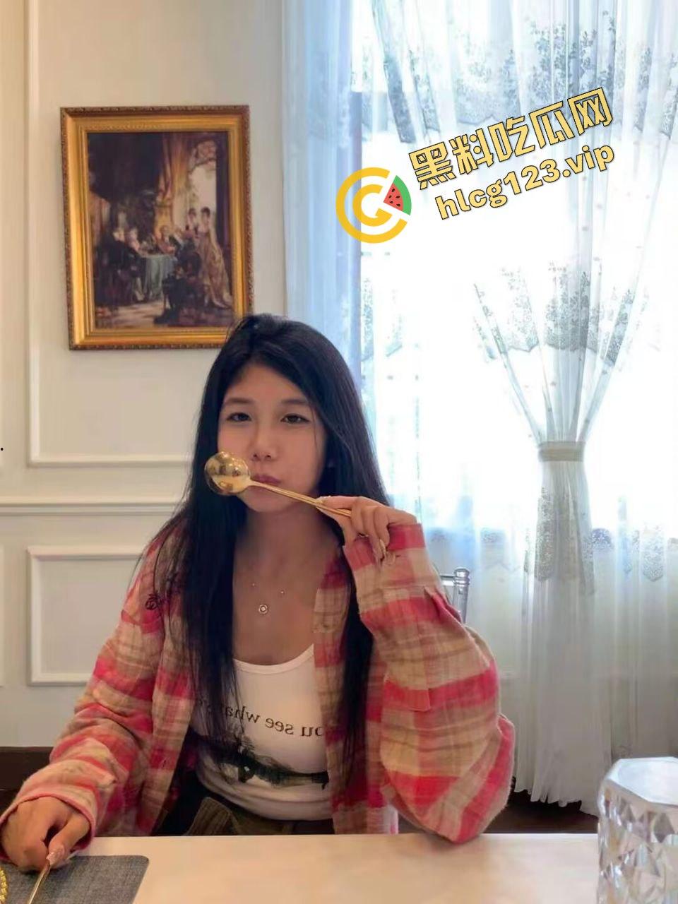 社交平台网聊真实曝光 18岁性感少女『许佳乐』裸聊卖视频 800就能包夜 原创流出 先看先撸!-12