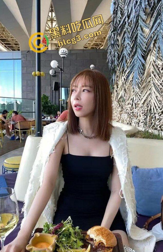 瓜友投稿曝光 宁波瑜伽反差美女『谢雨欣』白嫩小炮架 对镜爆操颜射淫荡至极!-3