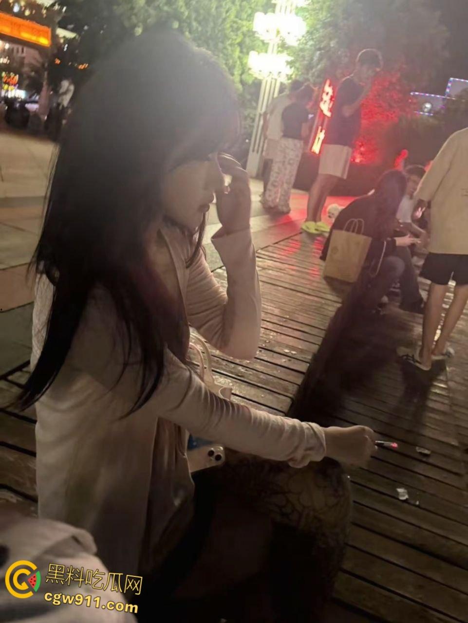 吉林长春花腿小妹【赵嘉怡】,缺钱被大哥包养,白嫩酮体被滴蜡SM调教,露出楼道狗链无套后入!-2