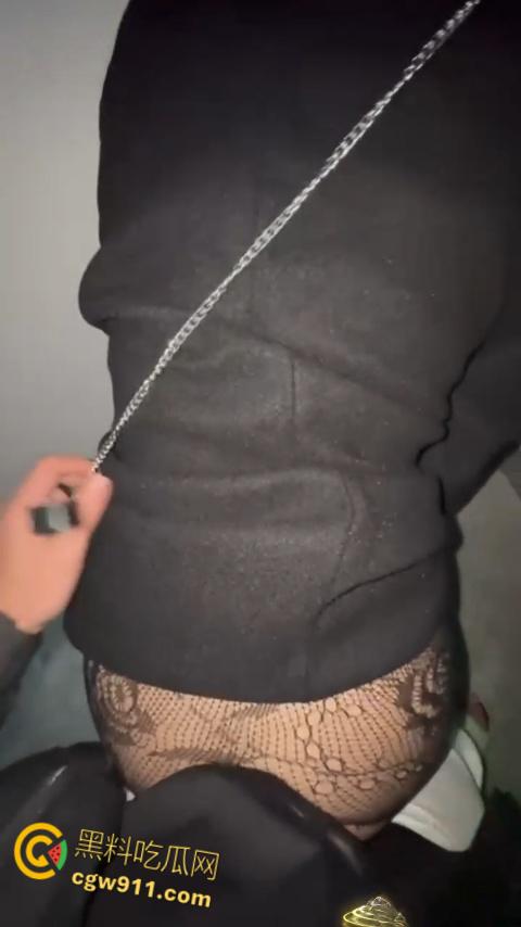 吉林长春花腿小妹【赵嘉怡】,缺钱被大哥包养,白嫩酮体被滴蜡SM调教,露出楼道狗链无套后入!-8