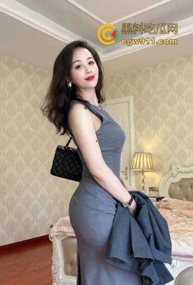 海角乱伦!茶余饭后爆操美艳干妈,肥臀尤物撅腚猛干,揉奶低吟小穴爽翻,风韵犹存的熟女骚物!-1