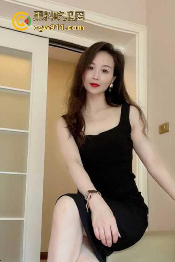 海角乱伦!茶余饭后爆操美艳干妈,肥臀尤物撅腚猛干,揉奶低吟小穴爽翻,风韵犹存的熟女骚物!-2