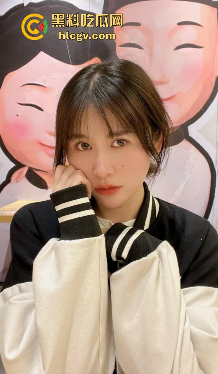 百度云惊爆富二代与极品女友啪啪视频!情侣私密日常被曝光,画面香艳十足!-4