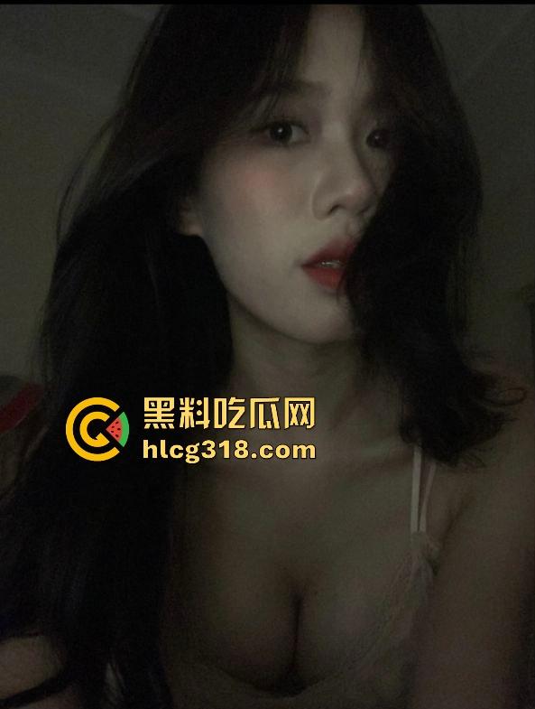 武汉生物工程学院社团师姐【林鹤敏】跟学长男友性爱爆发在二楼食堂直接开炮,被学弟偷拍曝光!-1