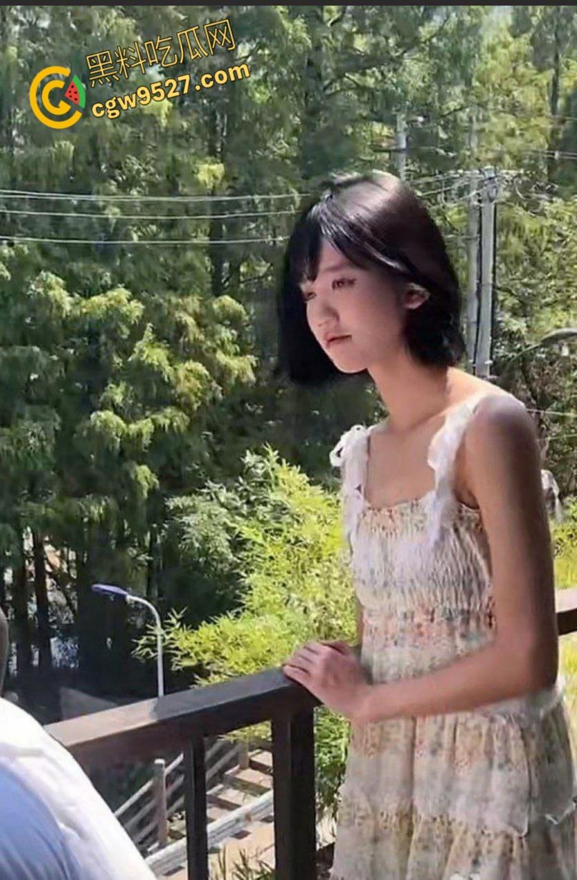 抖音清纯女神【痱子哭哭】，金主调教视频外泄，主动骑乘浪叫，甜美形象全崩，骨子里就是个欠操的骚货！-3