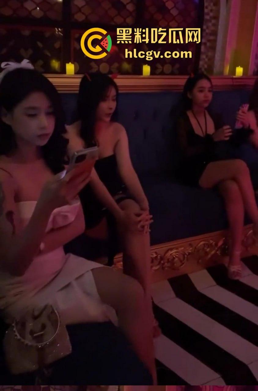 商K再升级！修女、护士、鬼妆全员出动什么主题都有，这才叫夜生活，车模KTV靠边站！-7